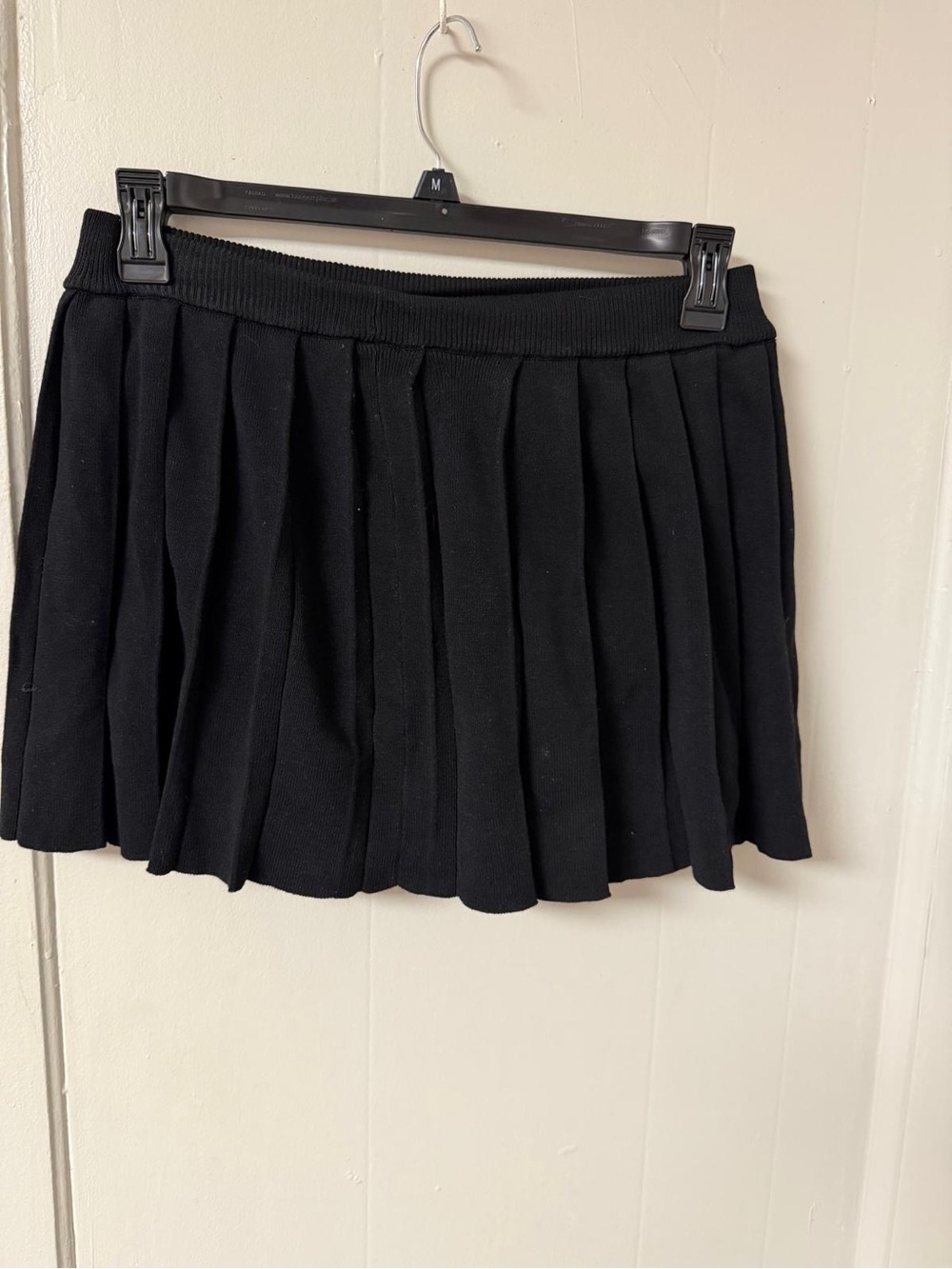 Daisy Black Pleated Mini Skirt